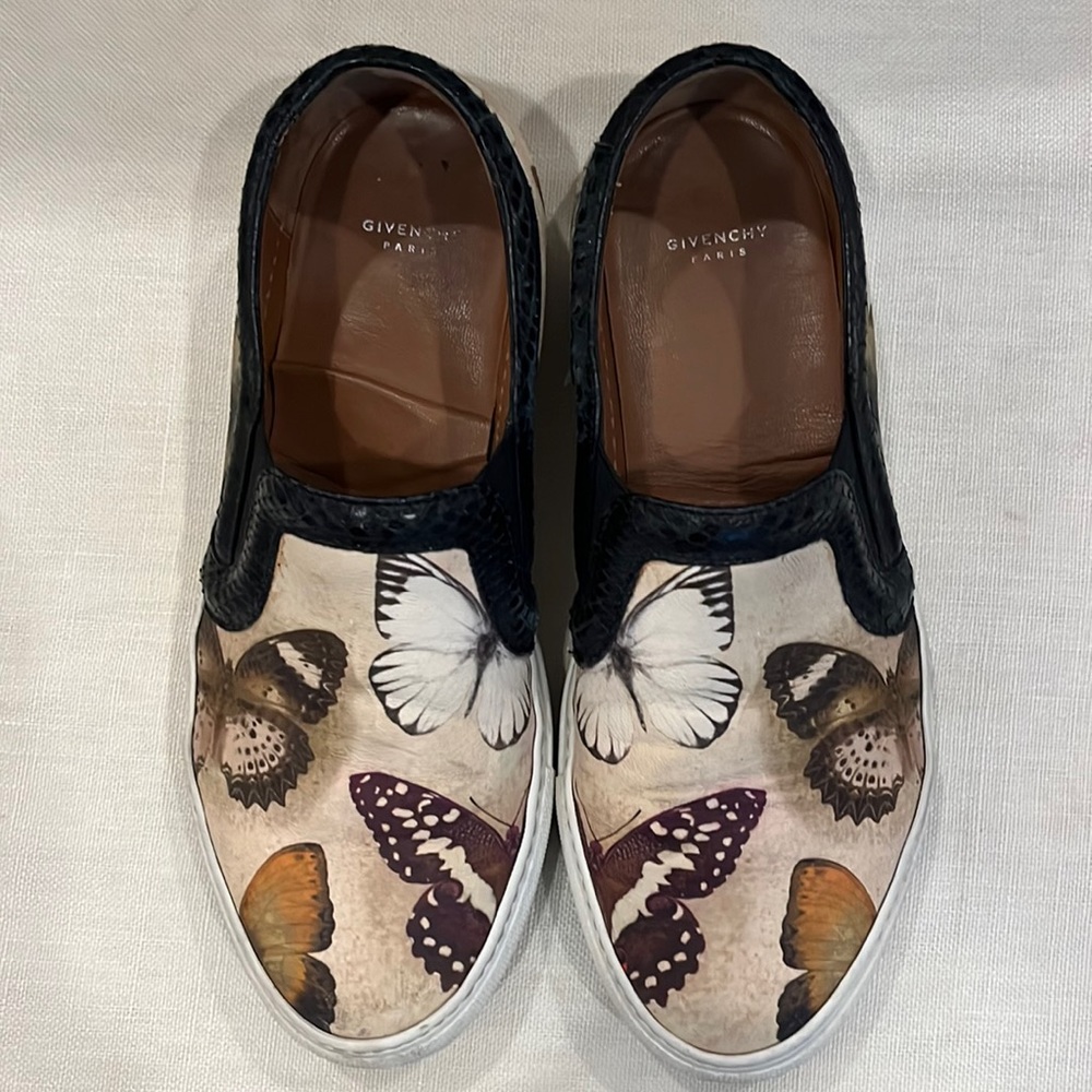 GIVENCHY butterfly slides